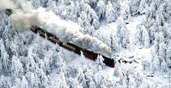diaforetiko.gr : χιονιας 600x309 Μοναδικά ταξίδια με τρένο σε χειμωνιάτικα, παραμυθένια τοπία!
