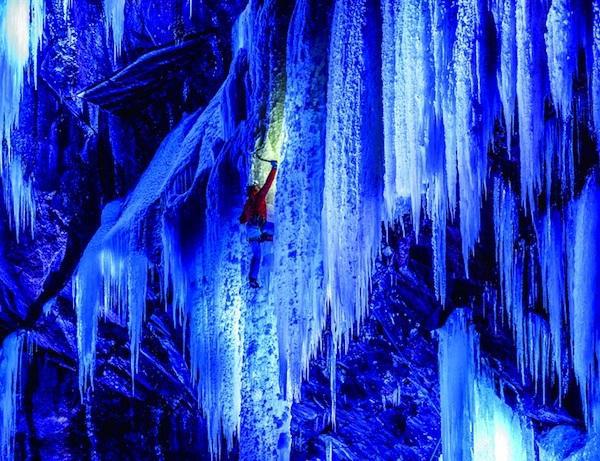 diaforetiko.gr : iceclimbed2 Σκαρφαλώνοντας στα παγωμένα τείχη!