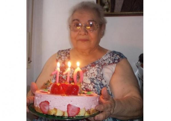 diaforetiko.gr : 2 11 600x425 Γιαγιά 110 ετών ζήτησε για δώρο Χριστουγέννων… προφίλ στο Facebook!