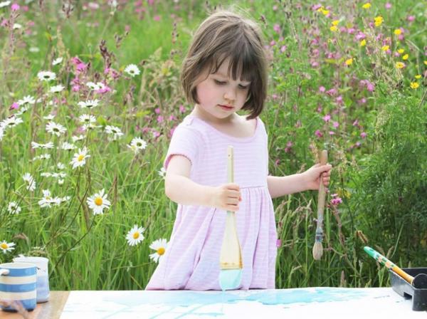 5 year old painter autism iris grace 9 850x636 600x448 Αυτιστικό κορίτσι 5 ετών μας αφήνει άφωνους με τις ζωγραφιές της