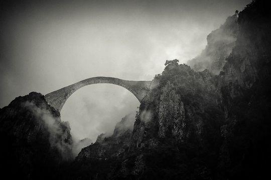 diaforetiko.gr : pindos Φοβερές εικόνες: Οι 20 ωραιότερες γέφυρες του κόσμου! Ανάμεσα τους και μια ελληνική !!