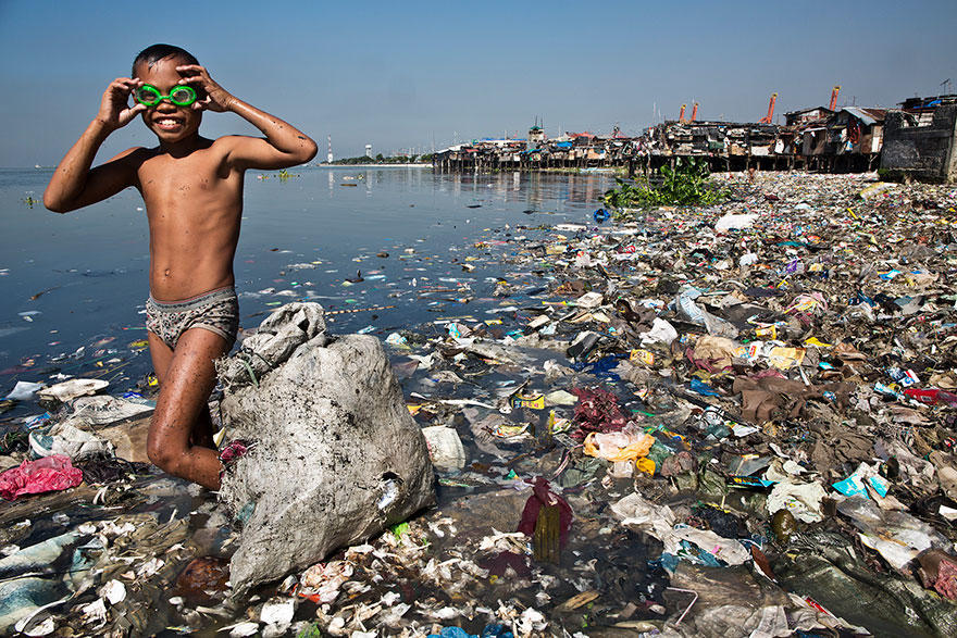 diaforetiko.gr : environmental problems pollution 42  880 22 Σπαρακτικές εικόνες του πλανήτη που θα σε κάνουν να ξανασκεφτείς που πετάς τα σκουπίδια σου.