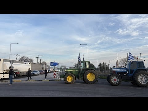 Οι αγρότες από το μπλόκο της Νίκαιας αποκλείουν τον κόμβο Πλατυκάμπου