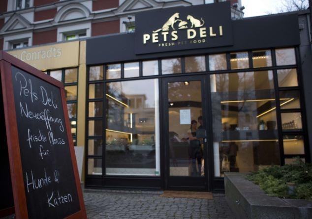 ΒΕΡΟΛΙΝΟ: Εγκαινιάστηκε το πρώτο γκουρμέ εστιατόριο για… σκύλους και γάτες!