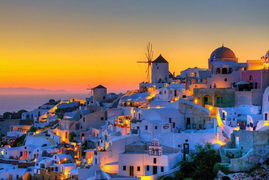 Η ατυχία του να είσαι Έλληνας τουρίστας στην Ελλάδα