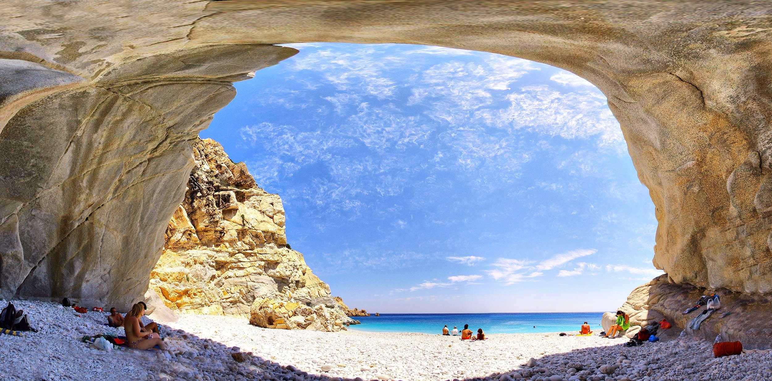 Η λίστα του CNN με τα 9 καλύτερα ελληνικά νησιά για διακοπές – Στην κορυφή της κατάταξης οι Κυκλάδες