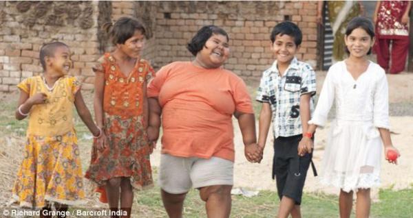 Screenshot 1 600x318 Η 9χρονη Ινδή που ζυγίζει 100 κιλά και το εβδομαδιαίο μενού της είναι 40 κιλά φαγητού!