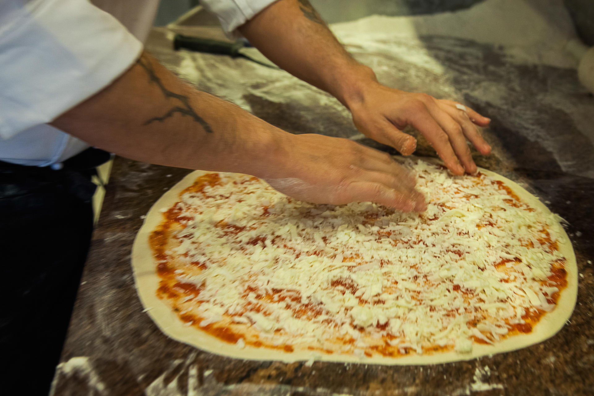Μετά από αυτό δύσκολα θα ξαναφάτε πίτσα – Διαβάστε τι ασύλληπτο έκανε υπάλληλος πιτσαρίας!