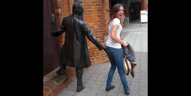 10.) I'm reporting this statue!