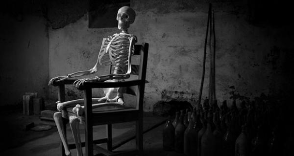 skeleton-waiting (1)