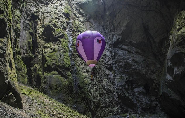 Ταξίδι από το κέντρο της Γης -Η πρώτη υπόγεια πτήση με αερόστατο που μπήκε στο ρεκόρ Γκίνες!