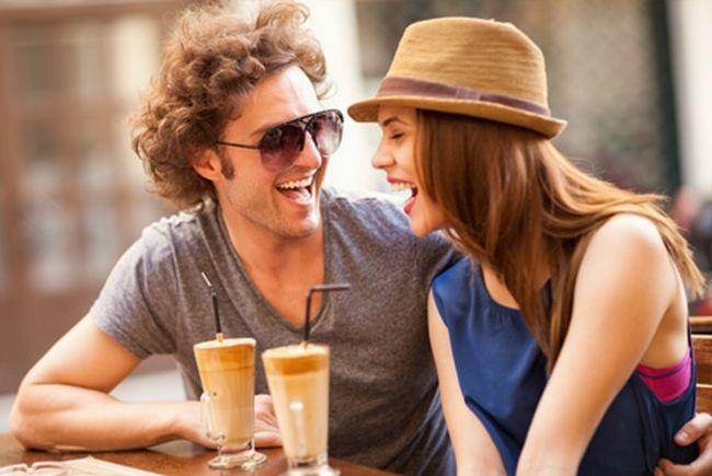 6 λόγοι που οι γυναίκες λένε «ναι» στους άντρες με χιούμορ