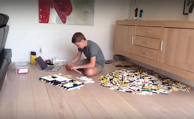 Δεν θα πιστεύετε τι έφτιαξε αυτό το παιδί χρησιμοποιώντας τουβλάκια Lego!