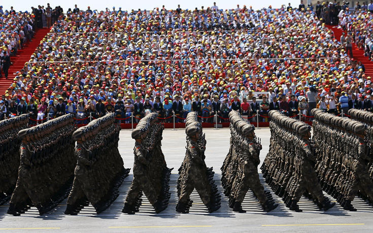 Ο ορισμός της στρατιωτικής πειθαρχίας στην πανηγυρική παρέλαση της Κίνας! (εντυπωσιακές φωτογραφίες)