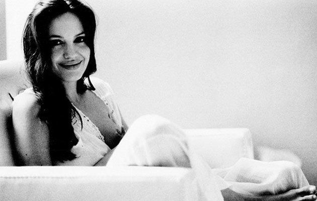 Ο Μπραντ Πιτ φωτογραφίζει την Αντζελίνα Τζολί (εικόνες)