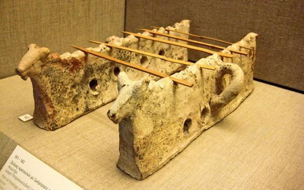 Το σουβλάκι κατάγεται από το Αιγαίο και το έψηναν σε καλαμάκια στη Σαντορίνη πριν από 6.500 χρόνια!