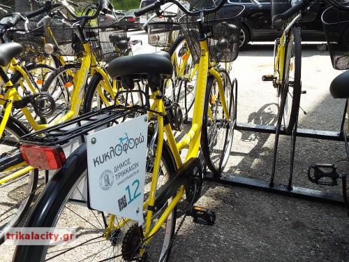 Τρίκαλα: Δωρεάν κοινόχρηστα ποδήλατα για όσους σταθμεύουν τα αυτοκίνητα σε πάρκινγκ