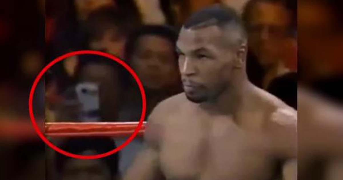 Χαμός στα μέσα κοινωνικής δικτύωσης με αυτό το βίντεο!  Smartphone σε αγώνα του Mike Tyson το 1995 !!