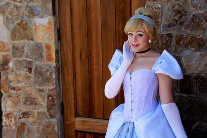 21χρονος μεταμορφώνεται σε πριγκίπισσες της Disney (12)