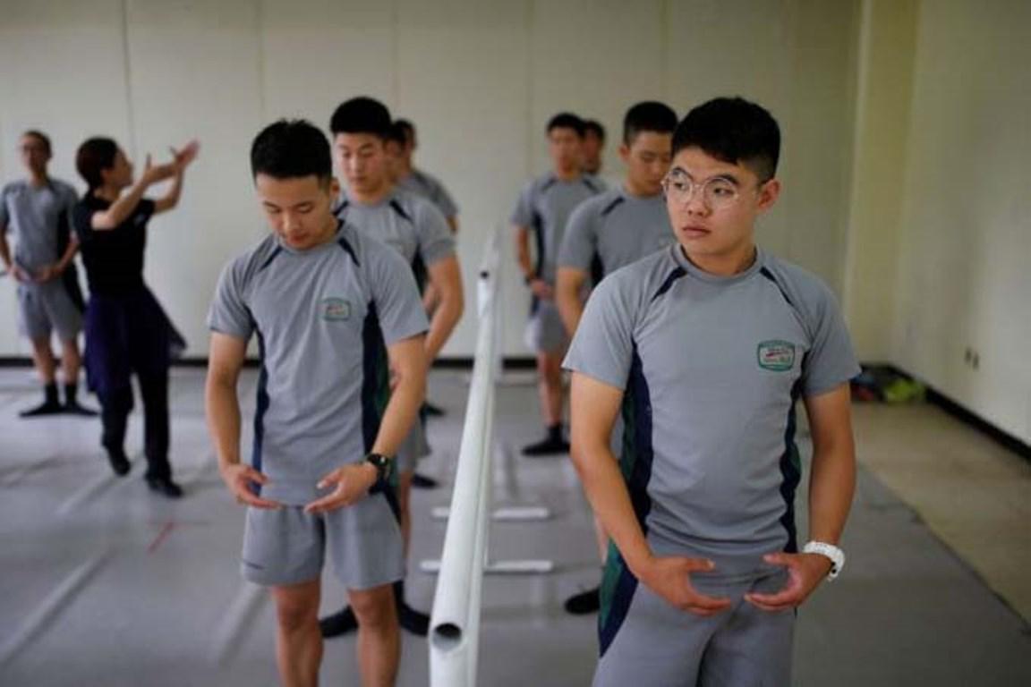 Οι στρατιώτες στη Νότια Κορέα κάνουν μπαλέτο για να καταπολεμούν το στρες