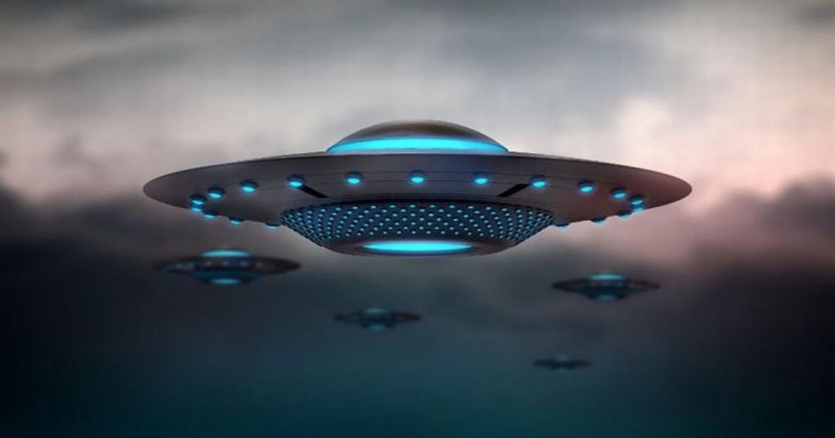 UFO στο Κατάκολο: Ιπτάμενα αντικείμενα σαν «πύρινες μπάλες» βγήκαν από τη θάλασσα και χάθηκαν στον ουρανό