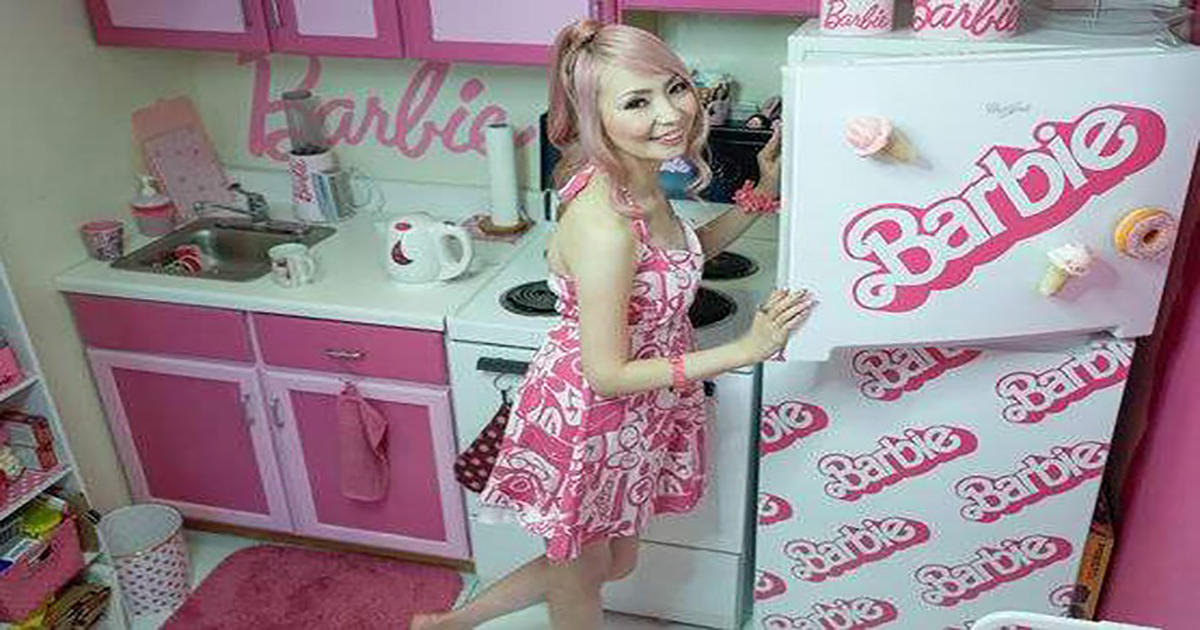 Νεαρή ξόδεψε 55.000 λίρες για να μετατρέψει το σπίτι της σε «ιερό της Barbie»