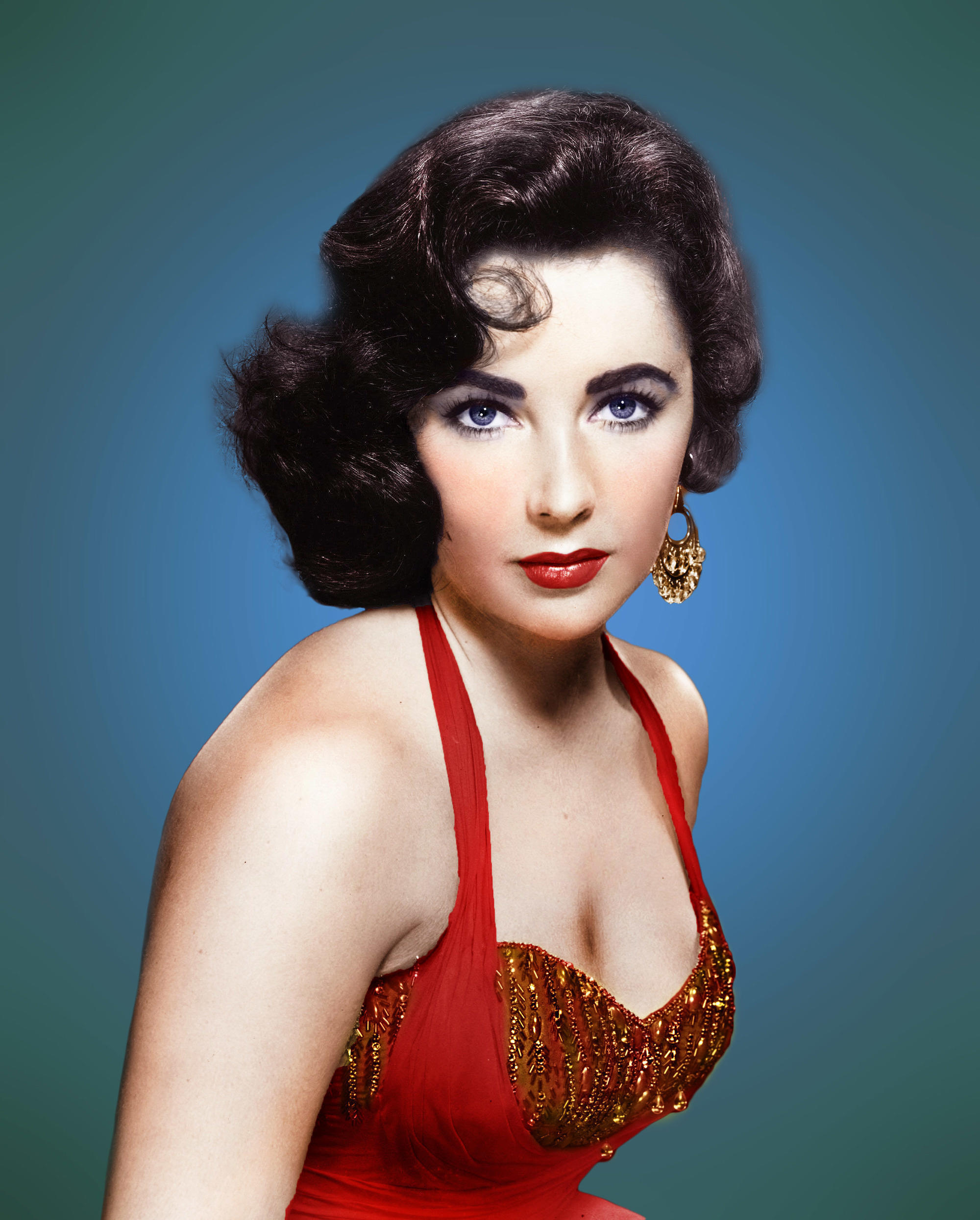 Elizabeth Taylor was the only woman on her set that was allowed to wear red lipstick. 