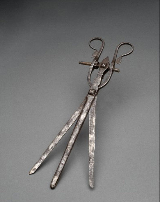 A bistoury cache is a French term meaning hidden knife. The instrument was used in the 1800's to surgically open internal organs. This device was also used to remove bladder and kidney stones. 