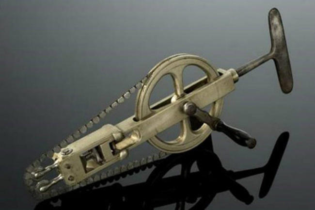 The crank saw was used from the 1830's to the 1860's.