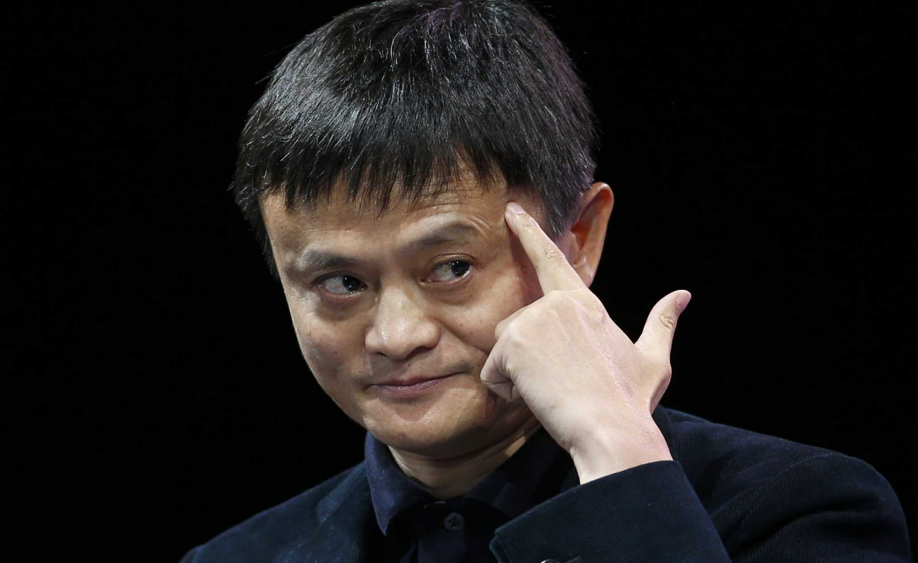 Απορρίφθηκε από 30 δουλειές και σήμερα είναι ένας από τους πιο πλούσιους ανθρώπους του κόσμου. Η ιστορία του ιδρυτή της Alibaba