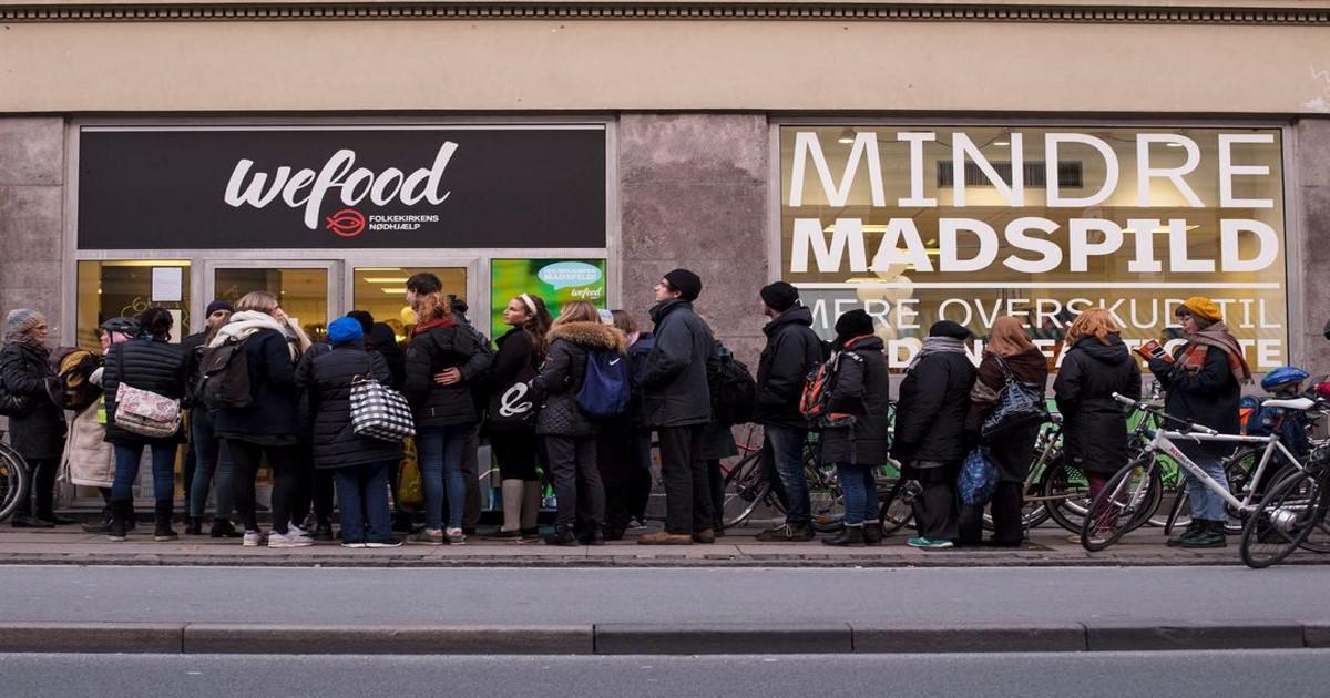 Γιατί οι Δανοί σχηματίζουν ουρές για να αγοράσουν ληγμένα τρόφιμα; Κάτι θα ξέρουν