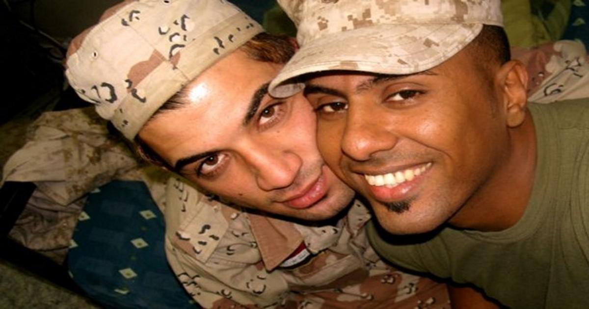 Οι άνδρες που ερωτεύτηκαν στο εμπόλεμο Ιράκ και έφτασαν στην άλλη άκρη για να ζήσουν μαζί ευτυχισμένοι