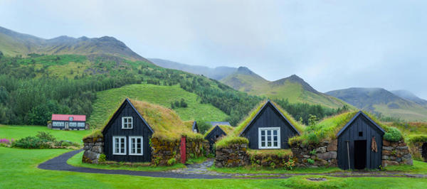 Perierga.gr-Το παραμυθένιο ισλανδικό χωριό Χοφ και η ιδιαίτερη αρχιτεκτονική του