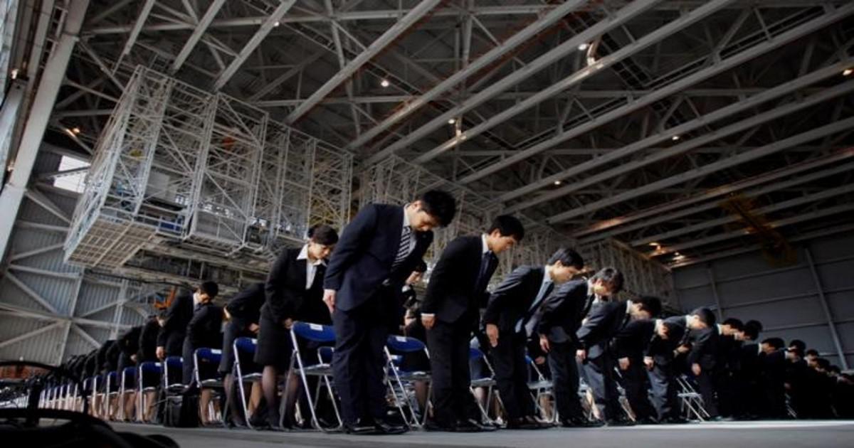 Η κυβέρνηση της Ιαπωνίας ικετεύει τους εργαζόμενους να σταματήσουν να εργάζονται τόσο, και να ξοδέψουν τα χρήματα τους