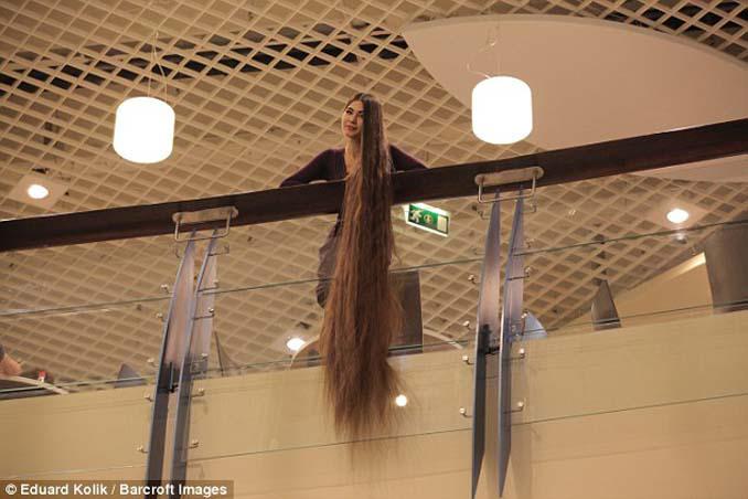 Η αληθινή Ραπουνζέλ που έχει μήκος μαλλιών 2,2 μέτρα (6)