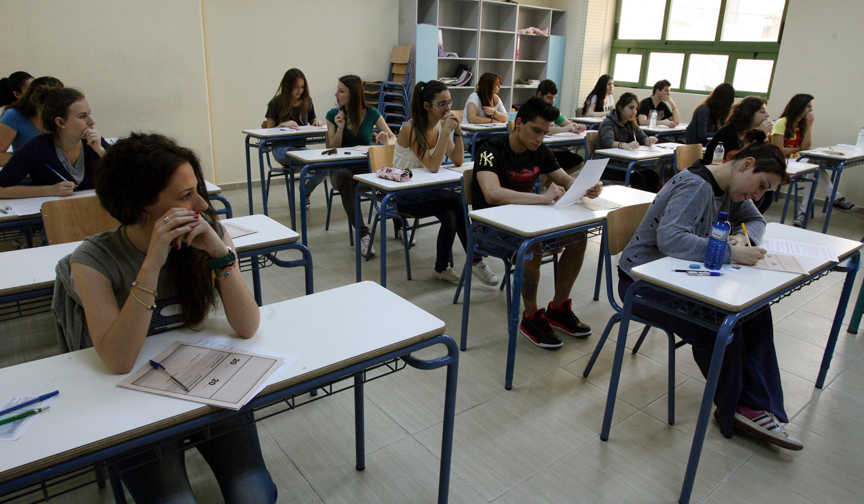 Ο Αλέξης Τσίπρας καταργεί τις πανελλήνιες εξετάσεις