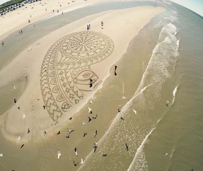 Κάποτε έκανε παιδικές ζωγραφιές στην άμμο... τώρα δημιουργεί επικά έργα τέχνης! (15)
