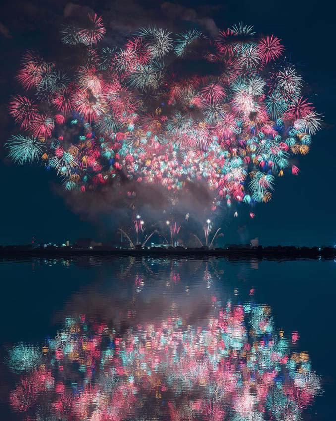 Φωτογράφος απαθανατίζει την ομορφιά των πυροτεχνημάτων στην Ιαπωνία (4)