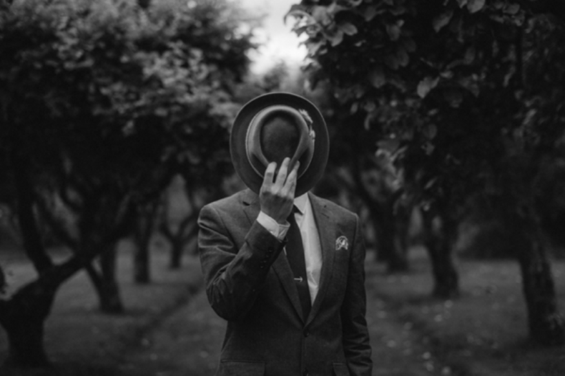 Οι αληθινοί άντρες δεν επιτρέπουν να σκορπιστεί η ψυχή τους σε ξεπέτες –  διαφορετικό