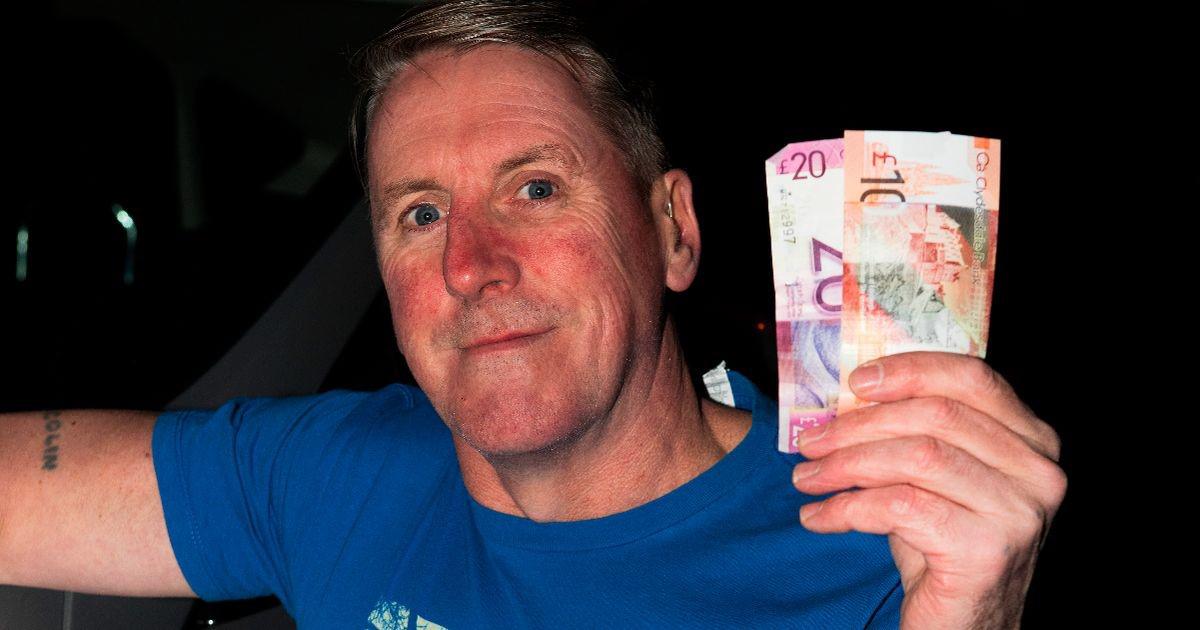 Άντρας παρέδωσε τα λεφτά που βρήκε σε ΑΤΜ και αμέσως μετά κέρδισε στο στοίχημα 56.000 ευρώ