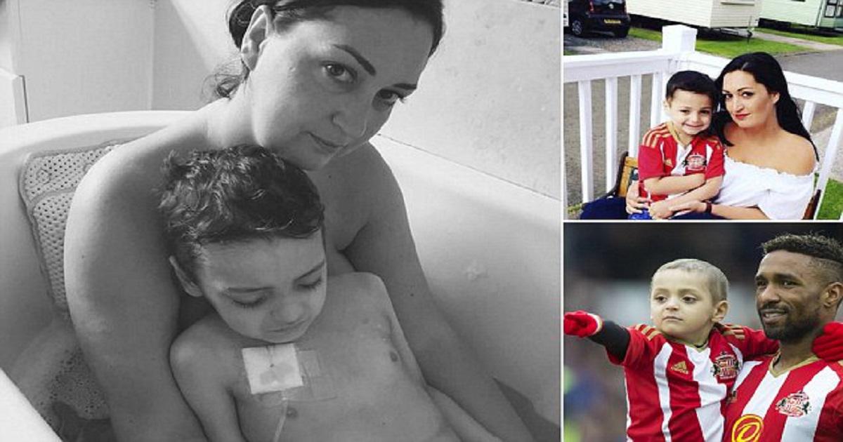 Μητέρα δημοσίευσε φωτογραφία από το τελευταίο μπάνιο με το γιο της πριν τον χάσει από καρκίνο