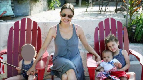 Η Marina Krim με τα παιδιά της.
