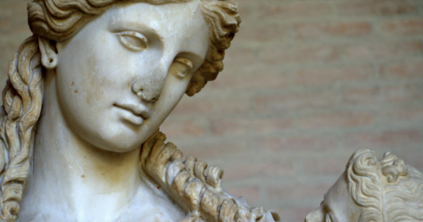 Η αρχαία ελληνική ευχή της μάνας στον γιο, έξι λέξεις μόνο φωνήεντα