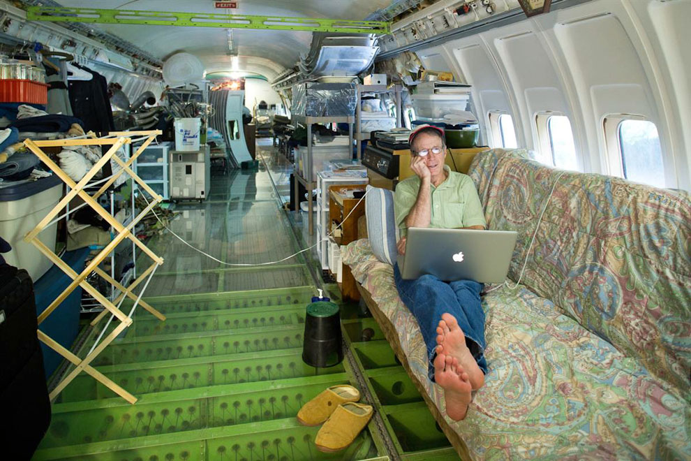 ÎÏÎ¿ÏÎ­Î»ÎµÏÎ¼Î± ÎµÎ¹ÎºÏÎ½Î±Ï Î³Î¹Î± Bruce Campbell Turns Boeing 727 Plane Into home