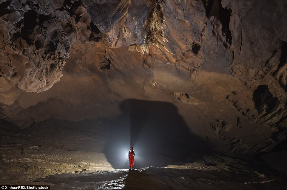 A joint 19-day caving expedition named 'Pearl' kicked off on April 11 by explorers and scientists from China and France