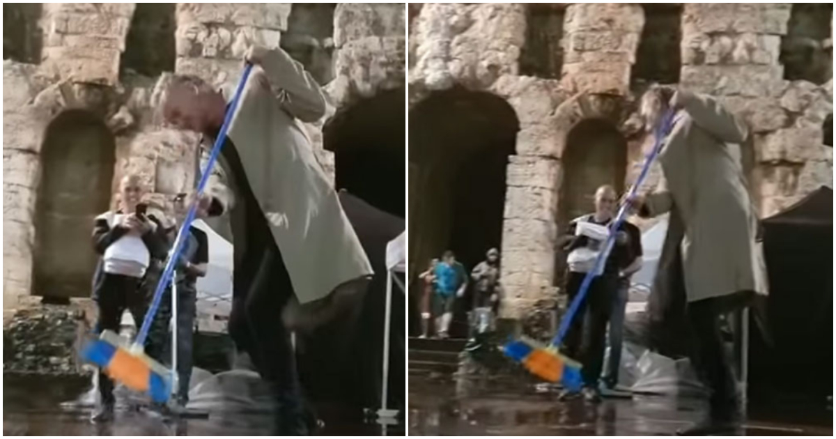 Ο Στινγκ βγήκε με σκούπα στο Ηρώδειο και καθάρισε τη σκηνή από τα νερά της βροχής
