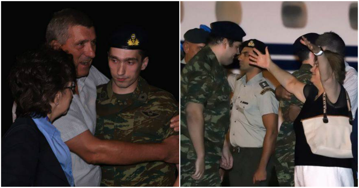 Στην αγκαλιά των οικογενειών τους οι δύο Έλληνες στρατιωτικοί – Κατέβηκαν ένστολοι από το αεροπλάνο