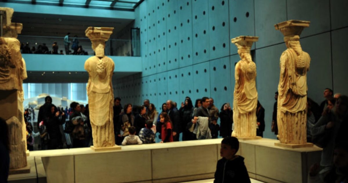 Eπέστρεψαν στην Ελλάδα κλεμμένες σπάνιες αρχαιότητες από το Λονδίνο