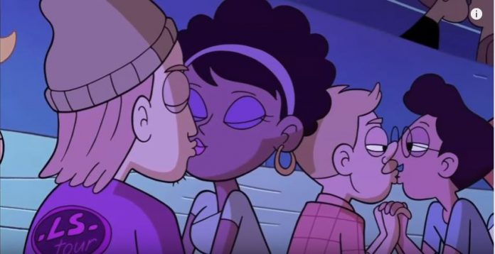 Το κανάλι της Disney έδειξε σε παιδική εκπομπή, δύο άντρες να φιλιούνται