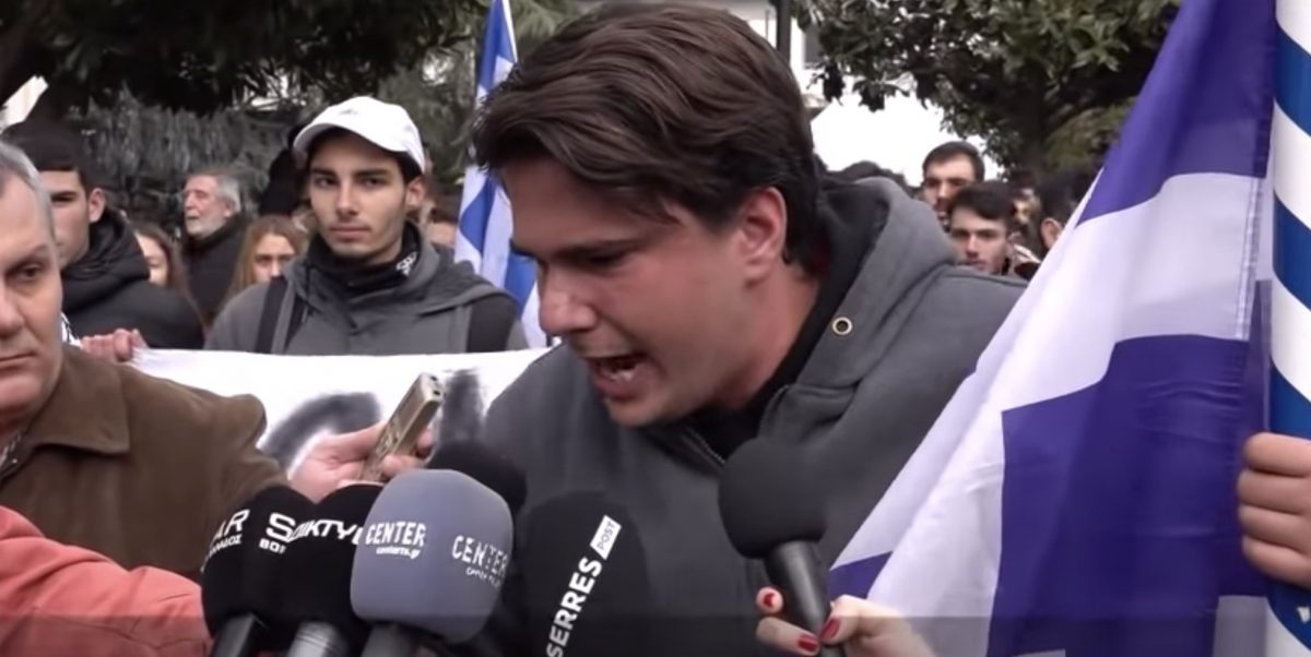 Έλληνας μαθητής προς Τσίπρα: «Δεν πήρες την άδεια των Ελλήνων για να ξεπουλήσεις την Μακεδονία»